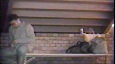 Filem lisan dengan Kiara Gold yang menggoda video seks dengan adik ipar dari Dunia Mega Remaja