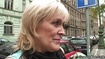 Aksi Rambut Kerinting video lucah suami isteri dengan Luna Skye yang cantik dari Deep Lush