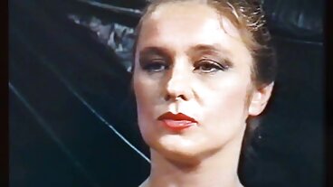 Filem bercukur dengan Tina Walker yang seks lucah melayu menggoda dari Old4k