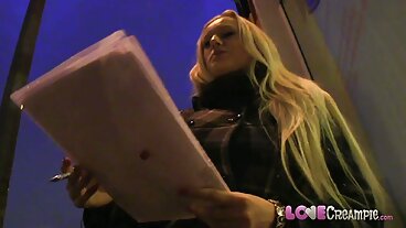 Aksi seks jilat muka dengan Cindy Shine dan Isabella De Laa yang hebat dari Dunia Porn